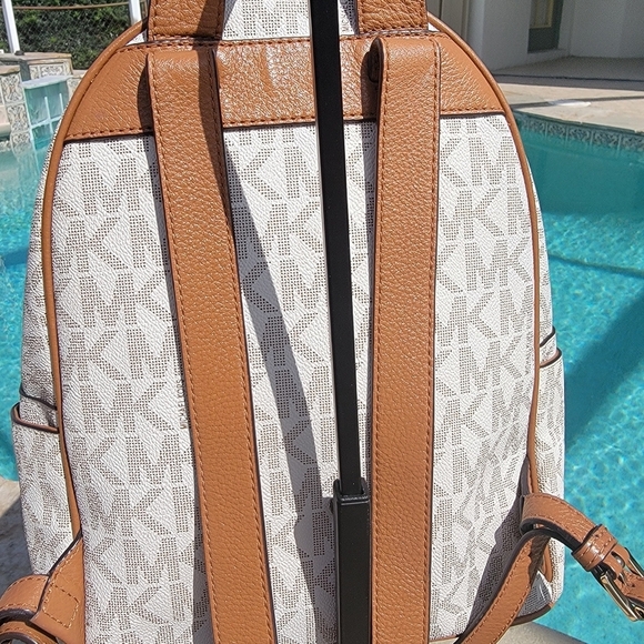 Michael Kors Vanilla Cream Medium Abbey Signature Gold Studded Backpack/Tan Trim - Picture 10 of 16